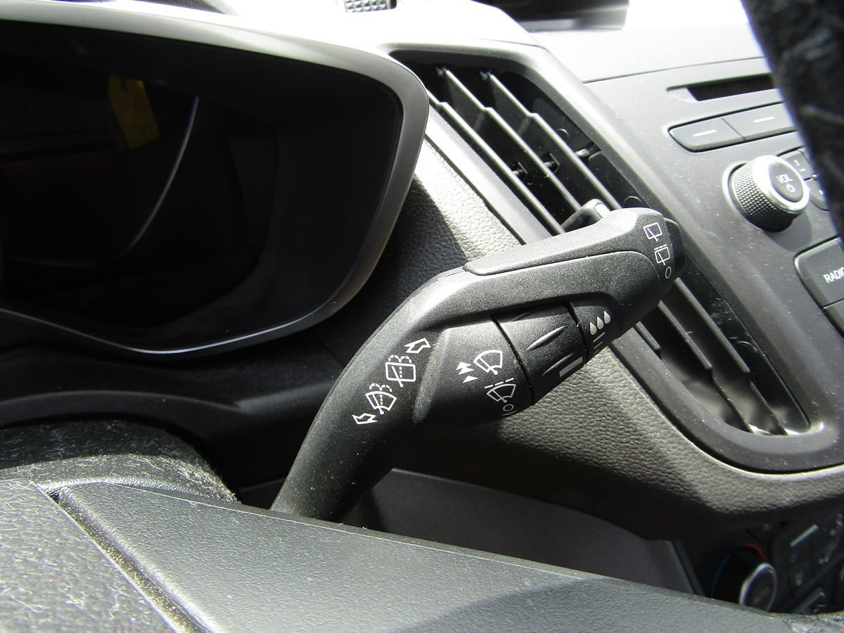 Used 2018 Ford C-MAX SE FWD image 10