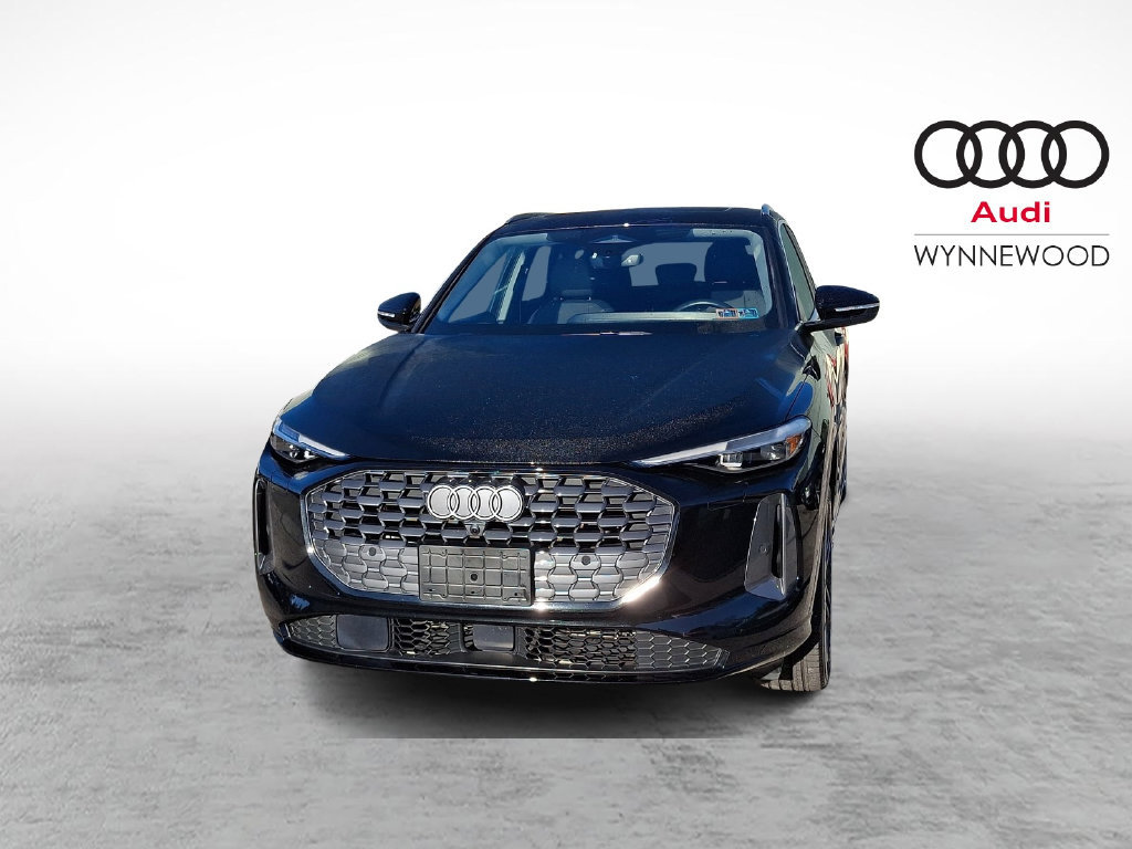 Certified 2025 Audi Q5 Premium Plus w/ Premium Plus AWD/4WD image 2