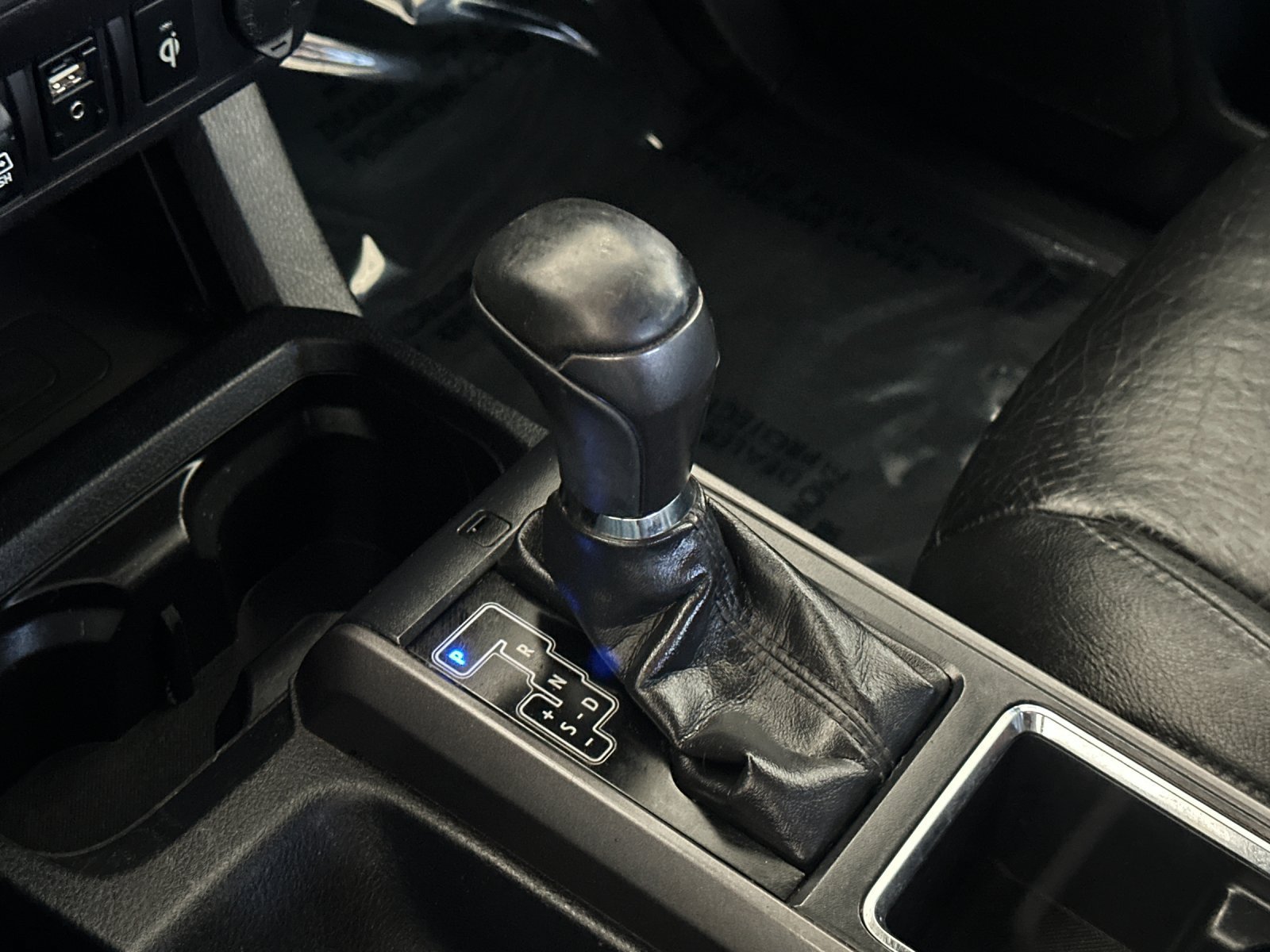 Used 2018 Toyota Tacoma TRD Off-Road w/ Technology Package AWD/4WD image 19