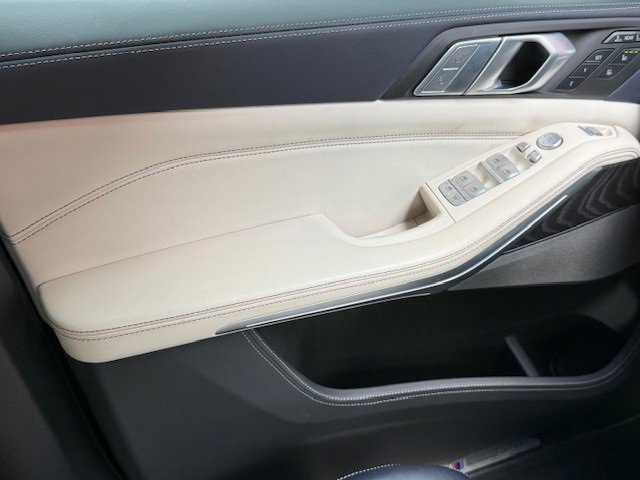 Used 2022 BMW X7 M50i image 46