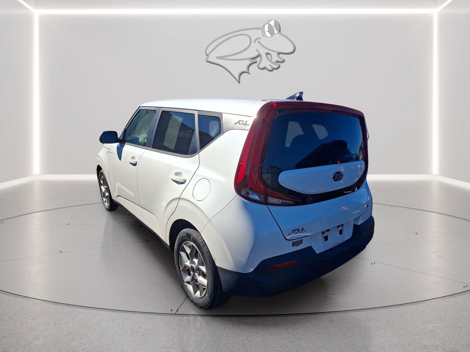 Used 2021 Kia Soul S FWD image 2
