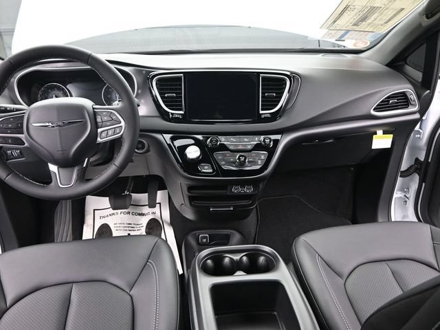 New 2025 Chrysler Voyager LX FWD image 29