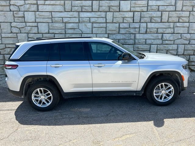 Certified 2024 Jeep Grand Cherokee Laredo X w/ Luxury Tech Group I AWD/4WD image 6