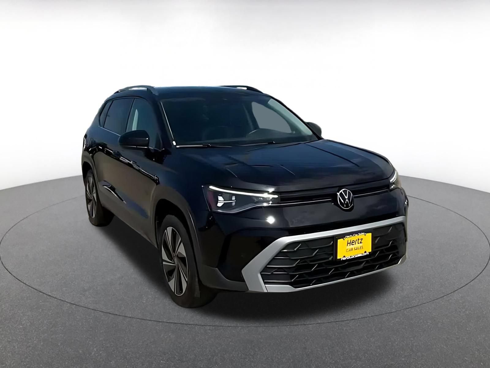 Used 2026 Volkswagen Taos SE AWD/4WD image 3