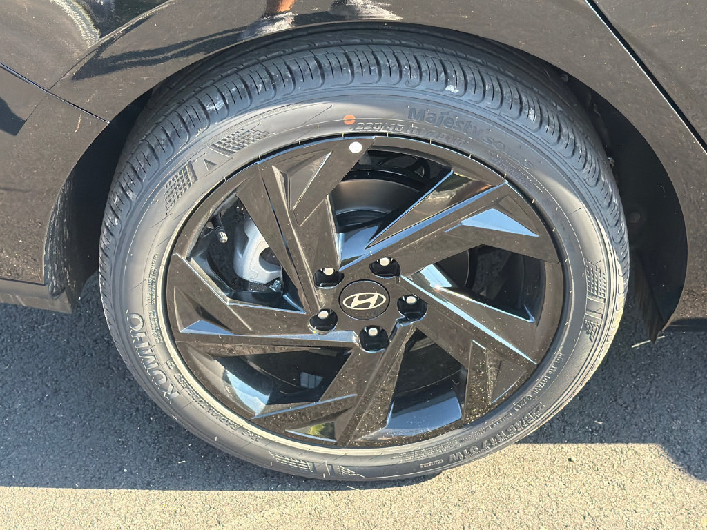 New 2026 Hyundai Elantra SEL Sport FWD image 18