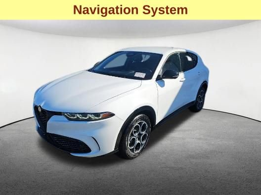 Used 2025 Alfa Romeo Tonale w/ Active Assist Package image 4