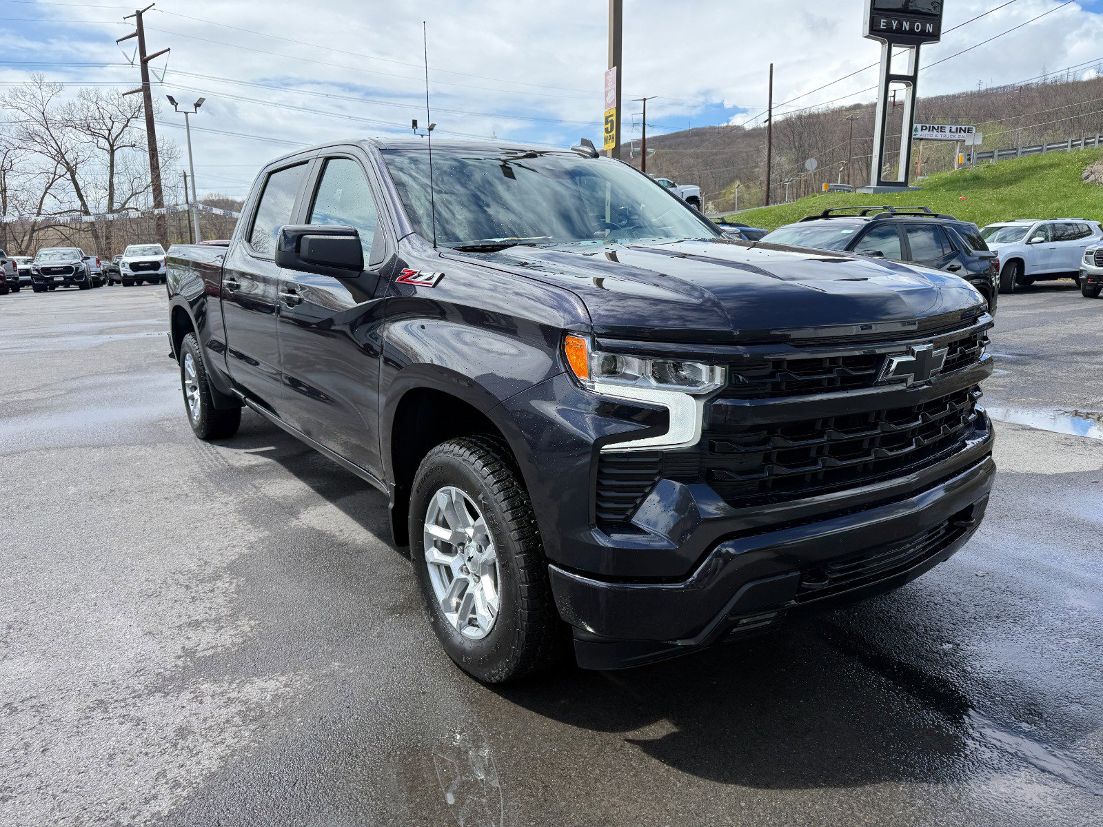 Used 2023 Chevrolet Silverado 1500 RST AWD/4WD image 7