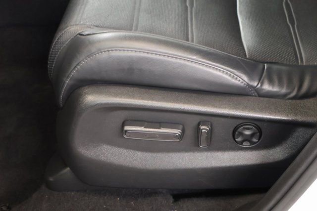 Used 2022 Honda CR-V Touring image 11