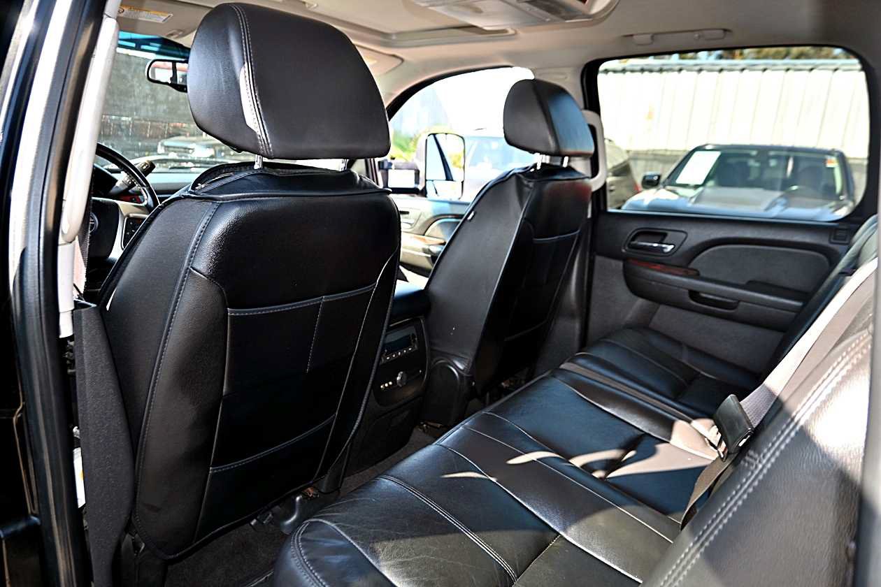 Used 2007 GMC Sierra 3500 SLT w/ Entertainment Package RWD image 10
