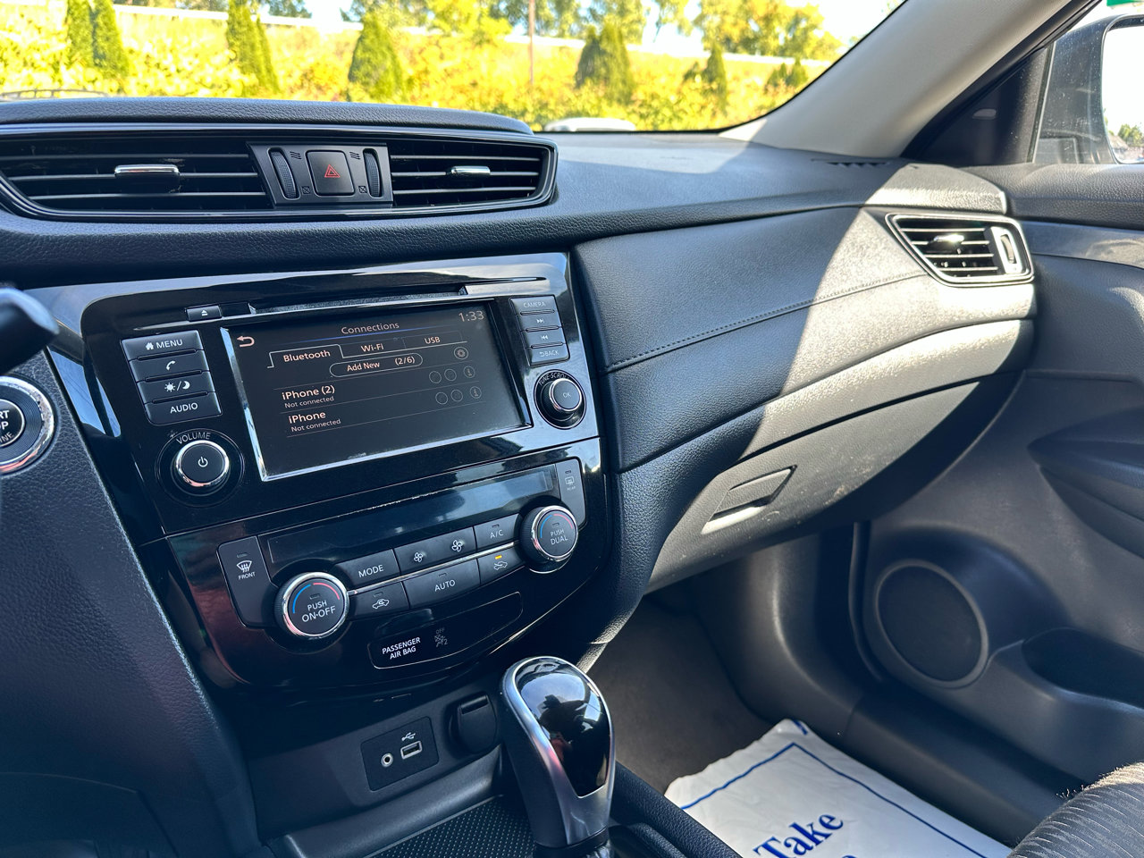Used 2020 Nissan Rogue SV image 27