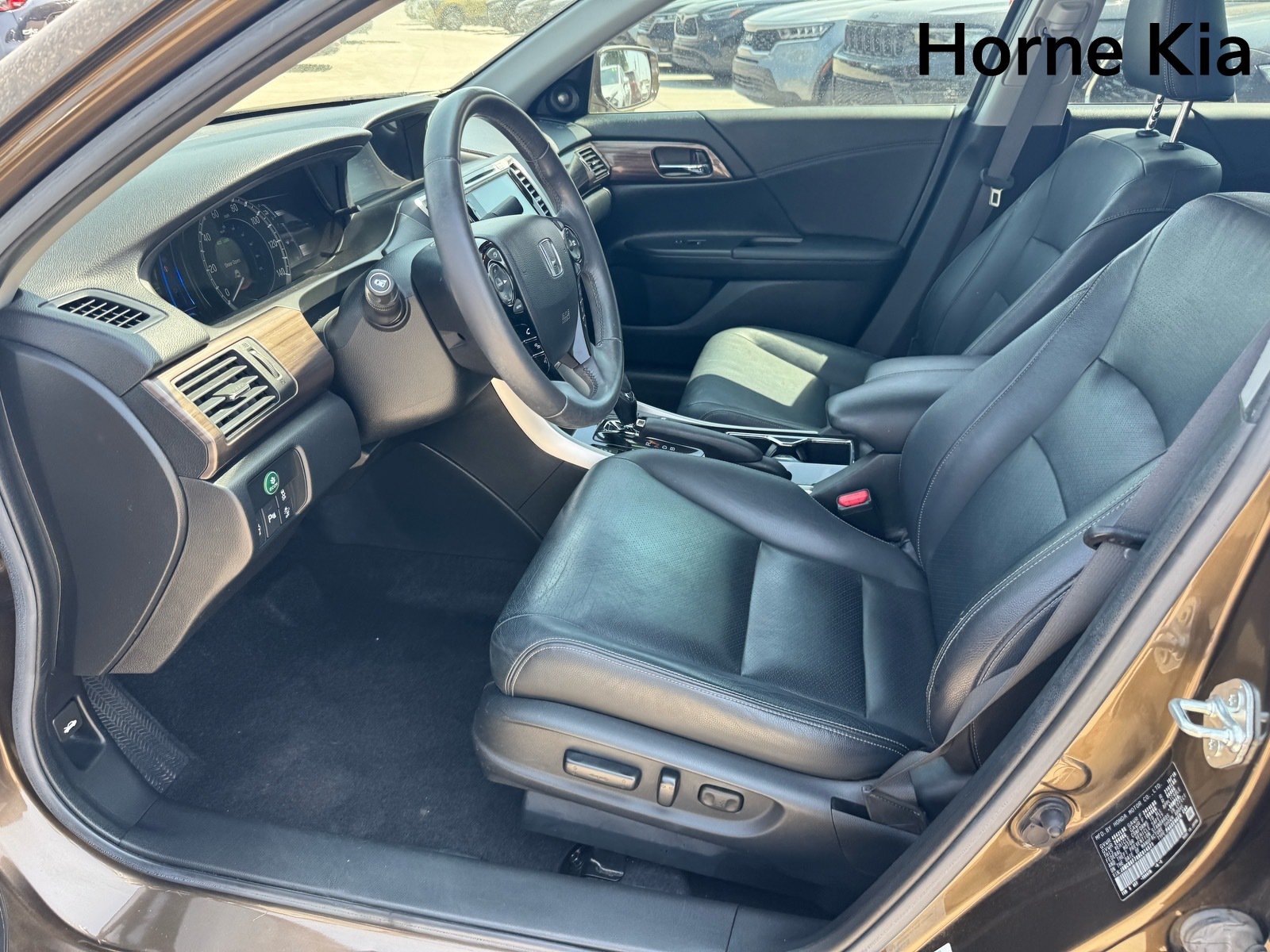 Used 2017 Honda Accord Touring image 10