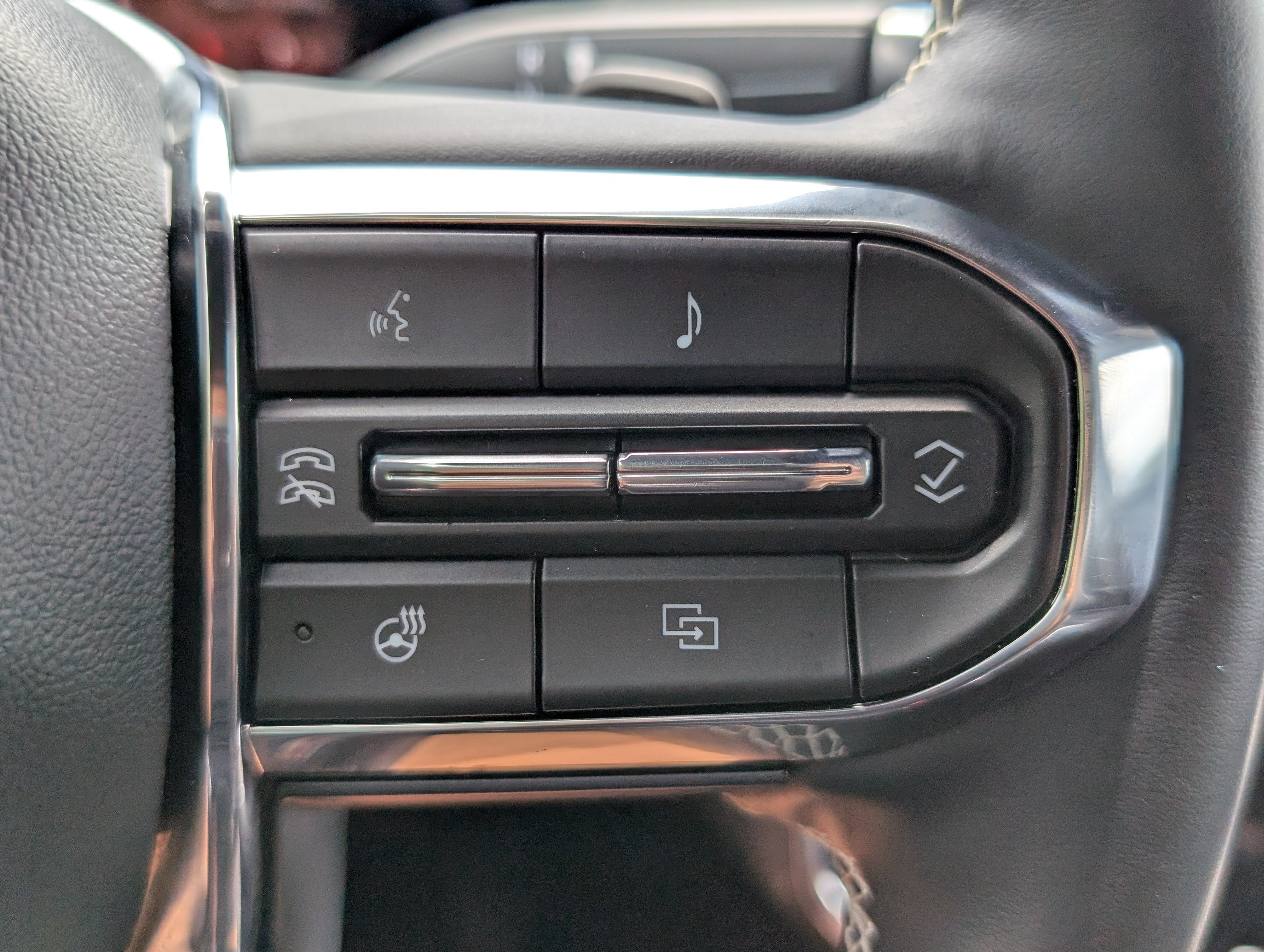 Used 2024 GMC Acadia Denali FWD image 35
