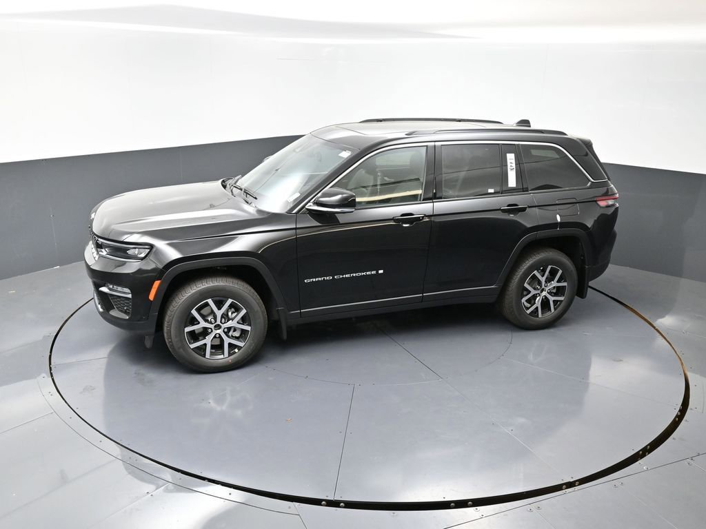 New 2025 Jeep Grand Cherokee Limited w/ Luxury Tech Group II image 30