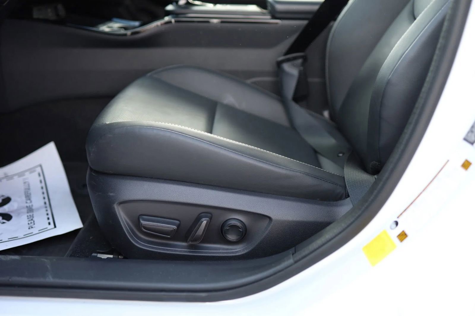 Used 2024 Toyota Prius Limited image 12