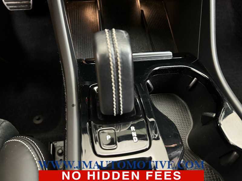 Used 2020 Volvo XC40 T5 R-Design image 30