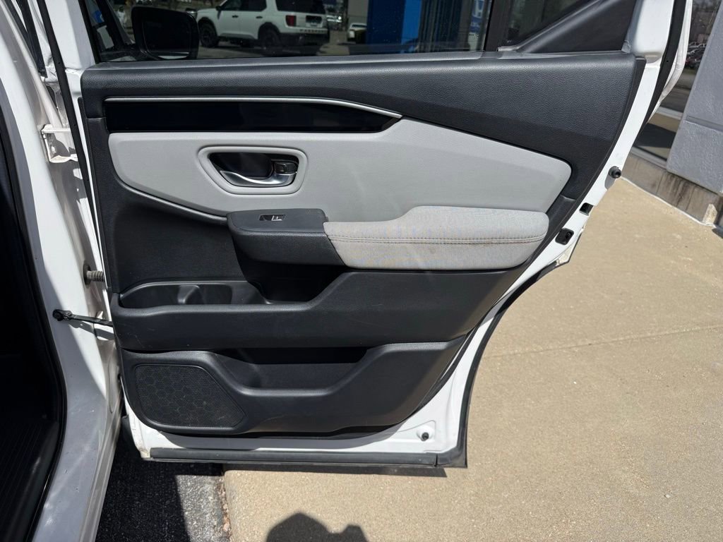 Used 2023 Honda Pilot LX image 40
