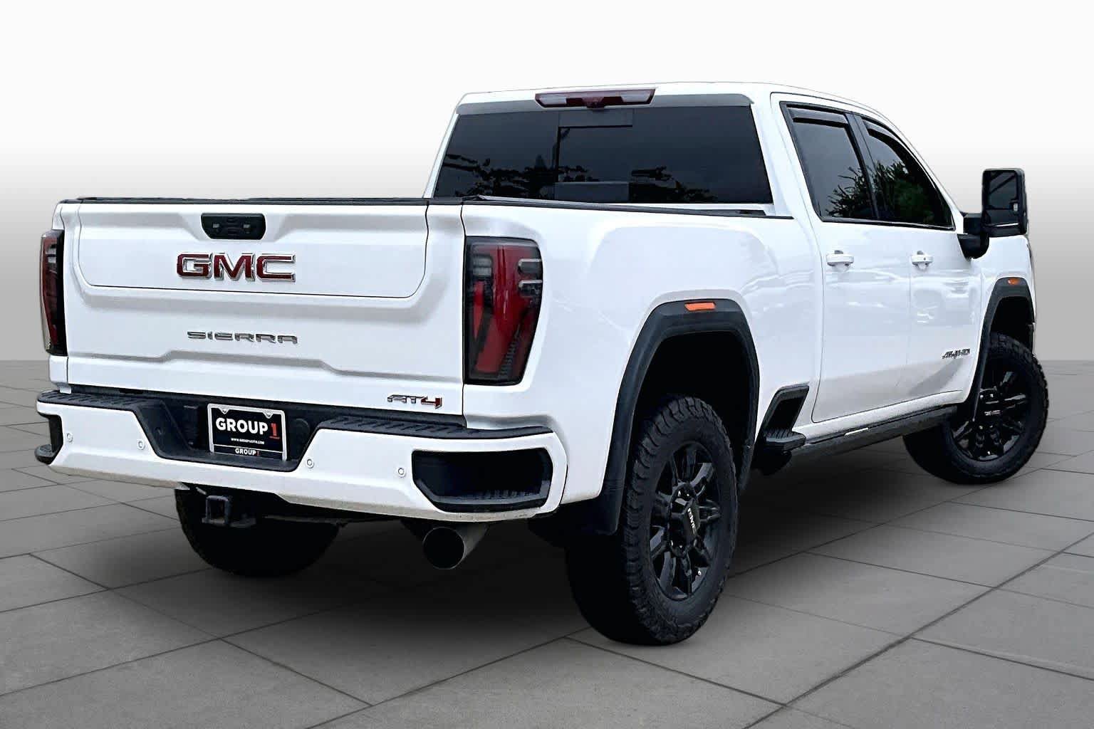 Used 2025 GMC Sierra 2500 AT4 w/ AT4 Premium Plus Package AWD/4WD image 12