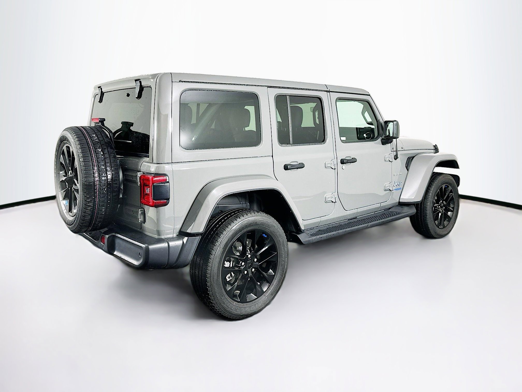 Used 2022 Jeep Wrangler Sahara w/ Safety Group image 9