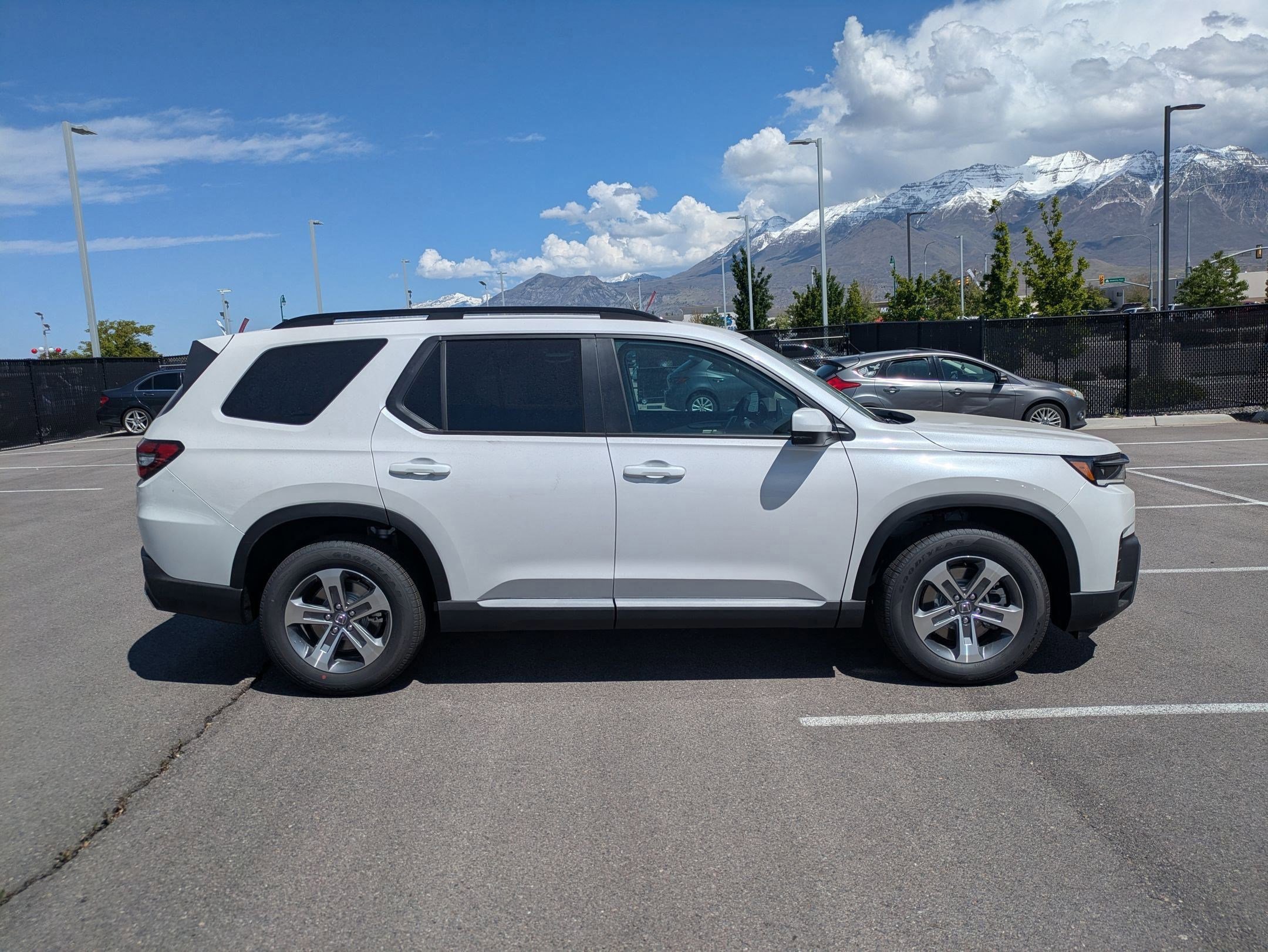 New 2026 Honda Pilot Elite image 2