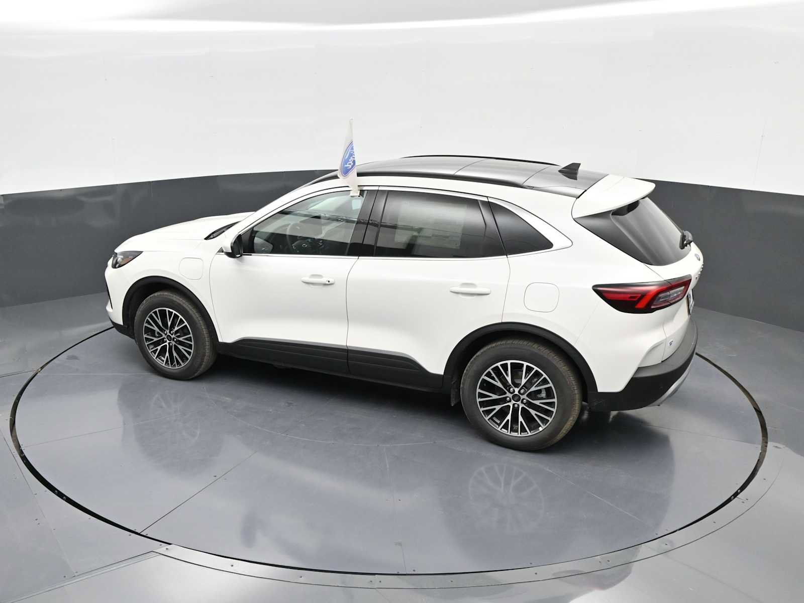 New 2025 Ford Escape SE FWD image 31