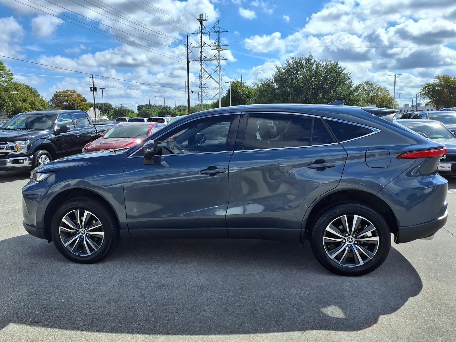 Used 2024 Toyota Venza LE AWD/4WD image 22