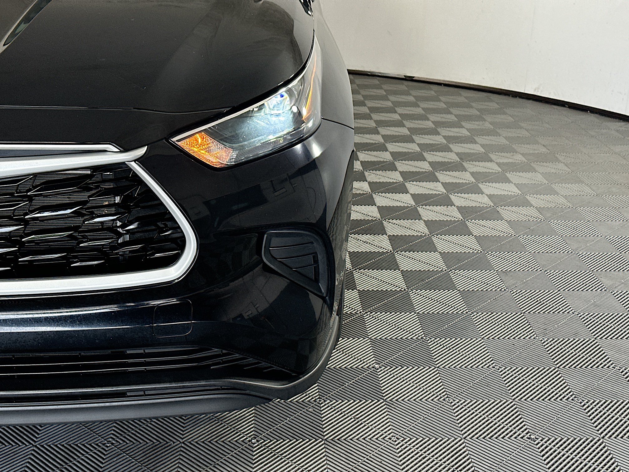 Used 2023 Toyota Highlander L FWD image 9