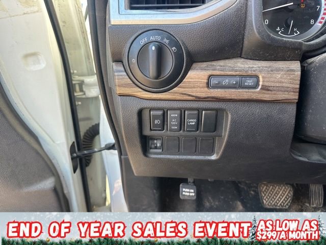 Used 2017 Nissan Titan SL image 17