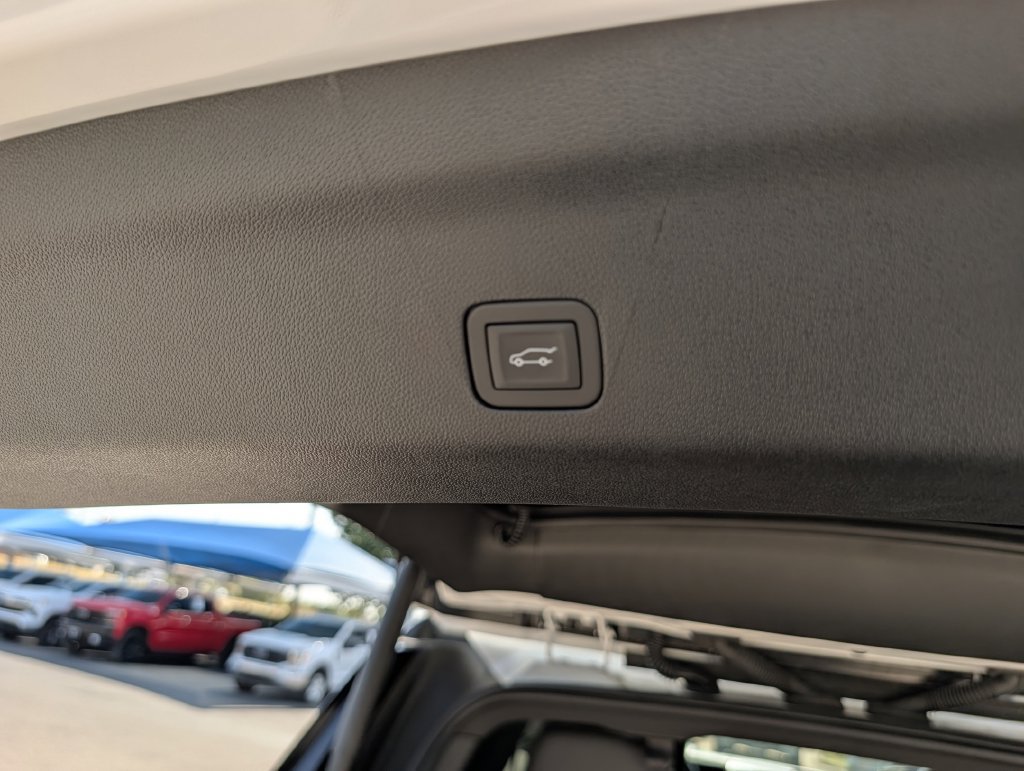 New 2026 GMC Yukon AT4 Ultimate w/ LPO, Floor Liner Package AWD/4WD image 31