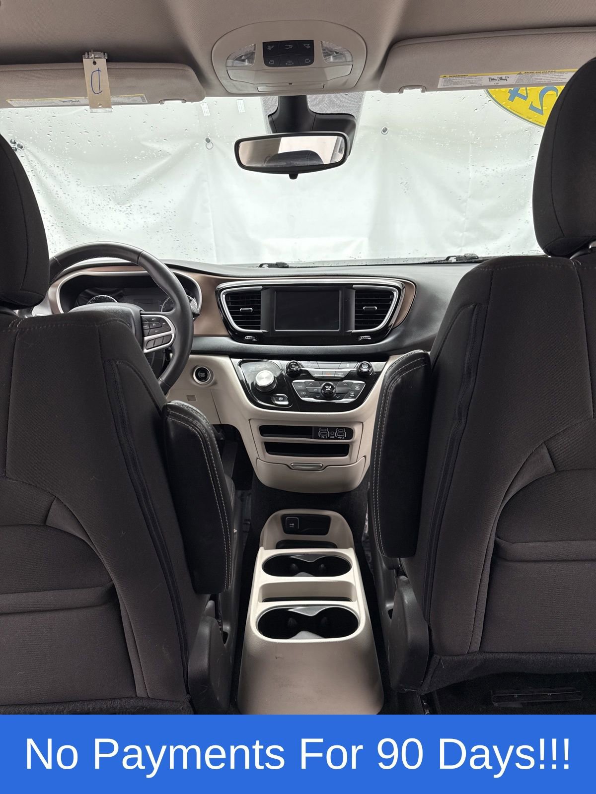 Used 2024 Chrysler Voyager LX image 30