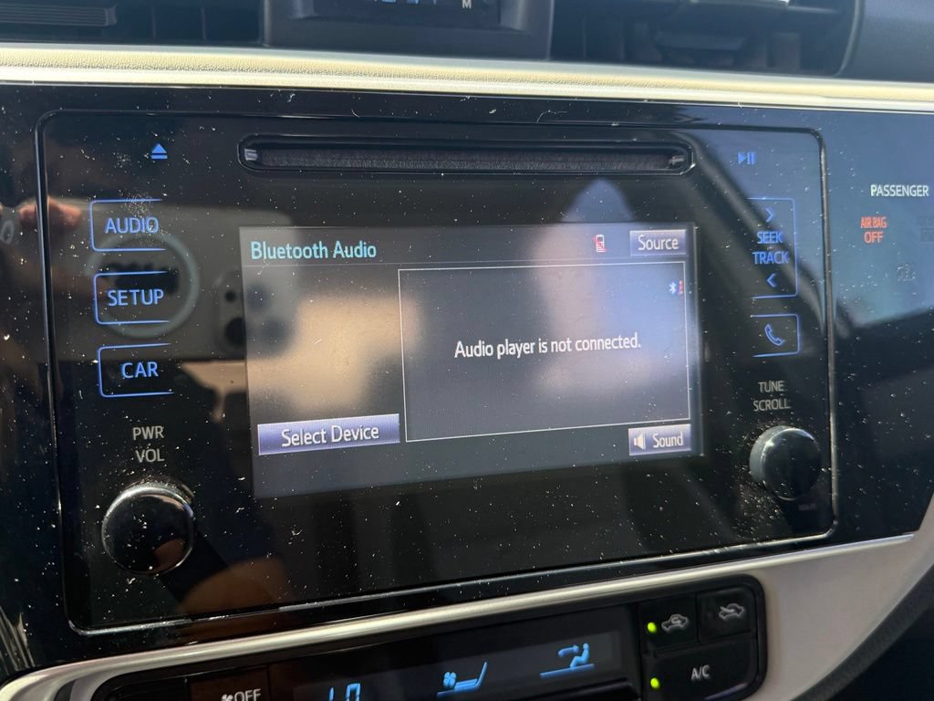 Used 2017 Toyota Corolla LE FWD image 21
