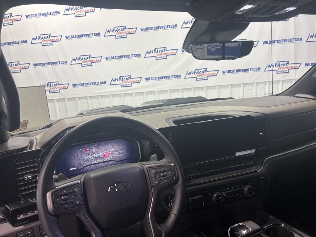 Used 2023 Chevrolet Silverado 1500 ZR2 w/ Technology Package AWD/4WD image 2