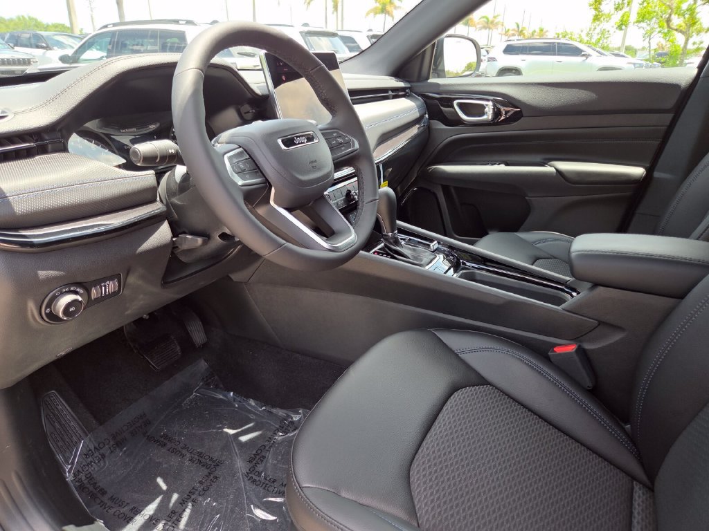 New 2026 Jeep Compass Latitude AWD/4WD image 28