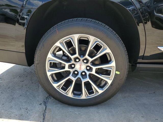 New 2026 GMC Yukon Denali w/ Denali Reserve Package AWD/4WD image 6