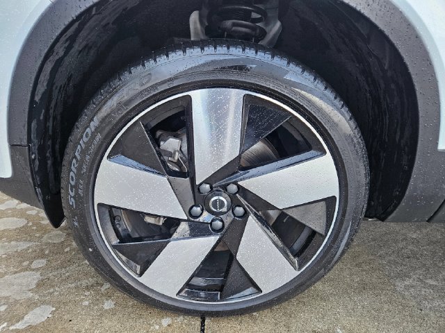 Certified 2023 Volvo C40 P8 Recharge Ultimate w/ Protection Package Premier AWD/4WD image 9