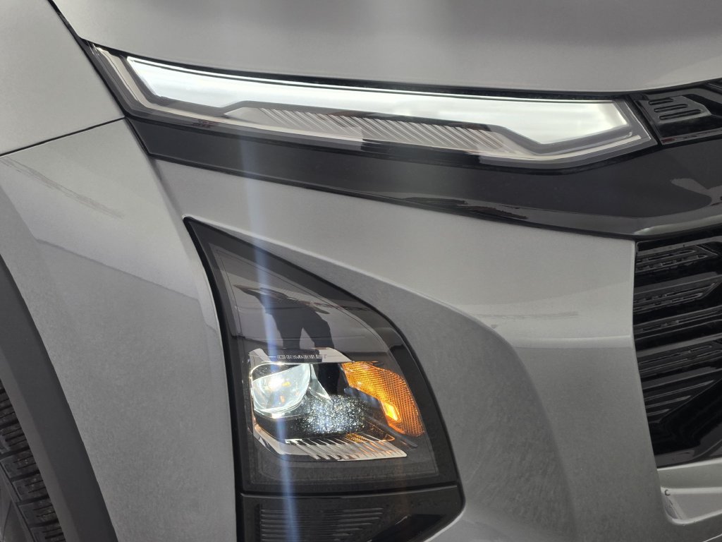 New 2026 Chevrolet Equinox RS w/ Convenience Package III FWD image 11