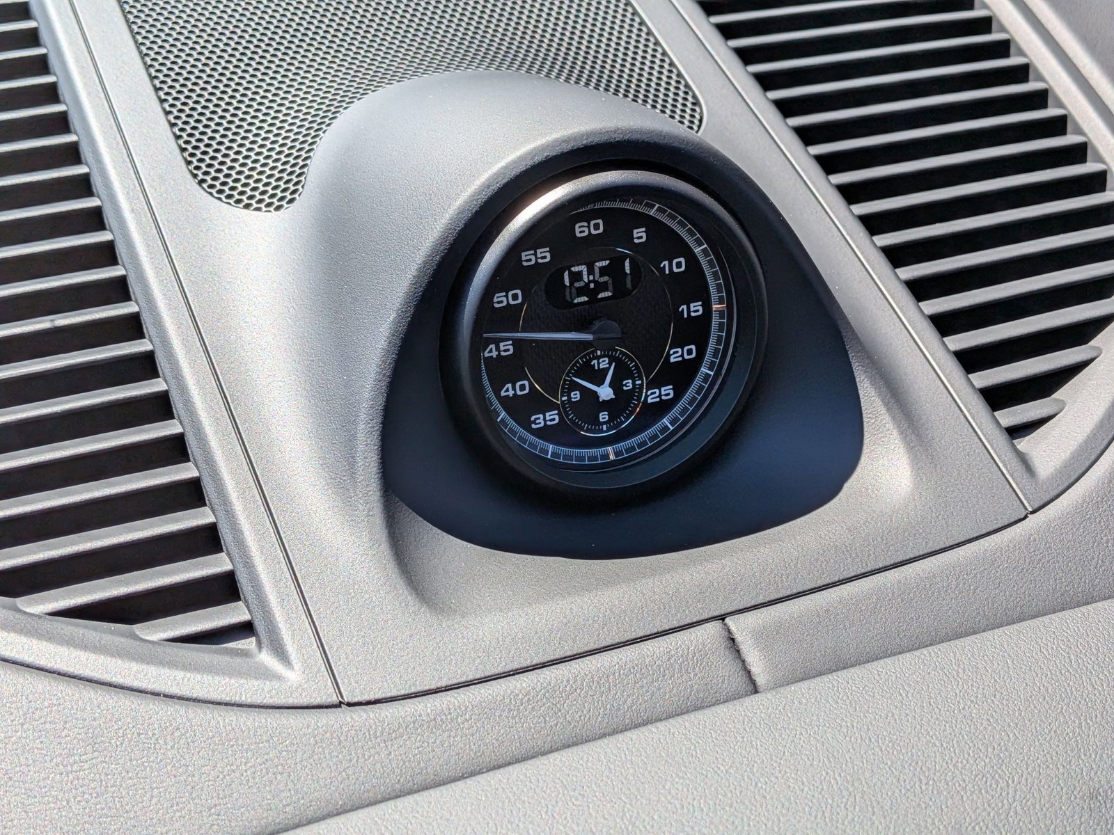 New 2026 Porsche Macan Turbo image 21