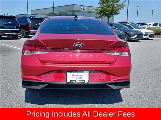 Used 2023 Hyundai Elantra SEL w/ Convenience Package FWD image 4