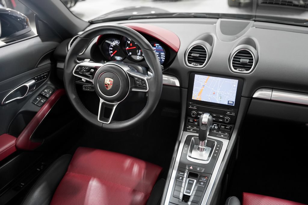 Used 2017 Porsche 718 Boxster RWD image 11