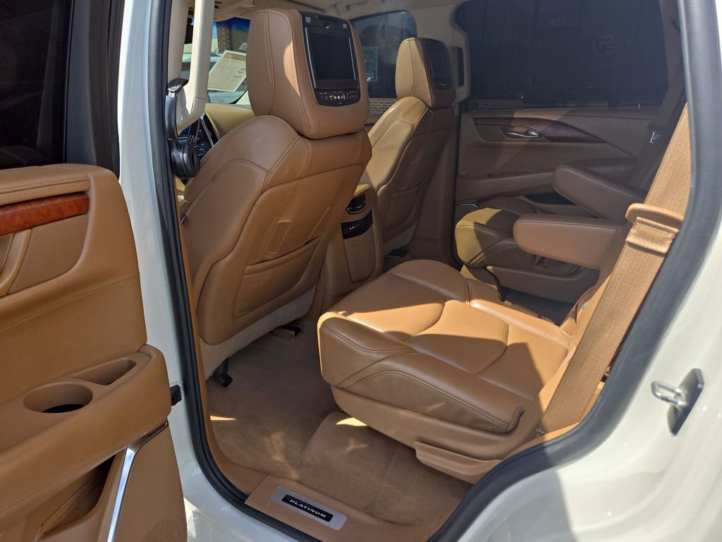 Used 2015 Cadillac Escalade Platinum AWD/4WD image 43