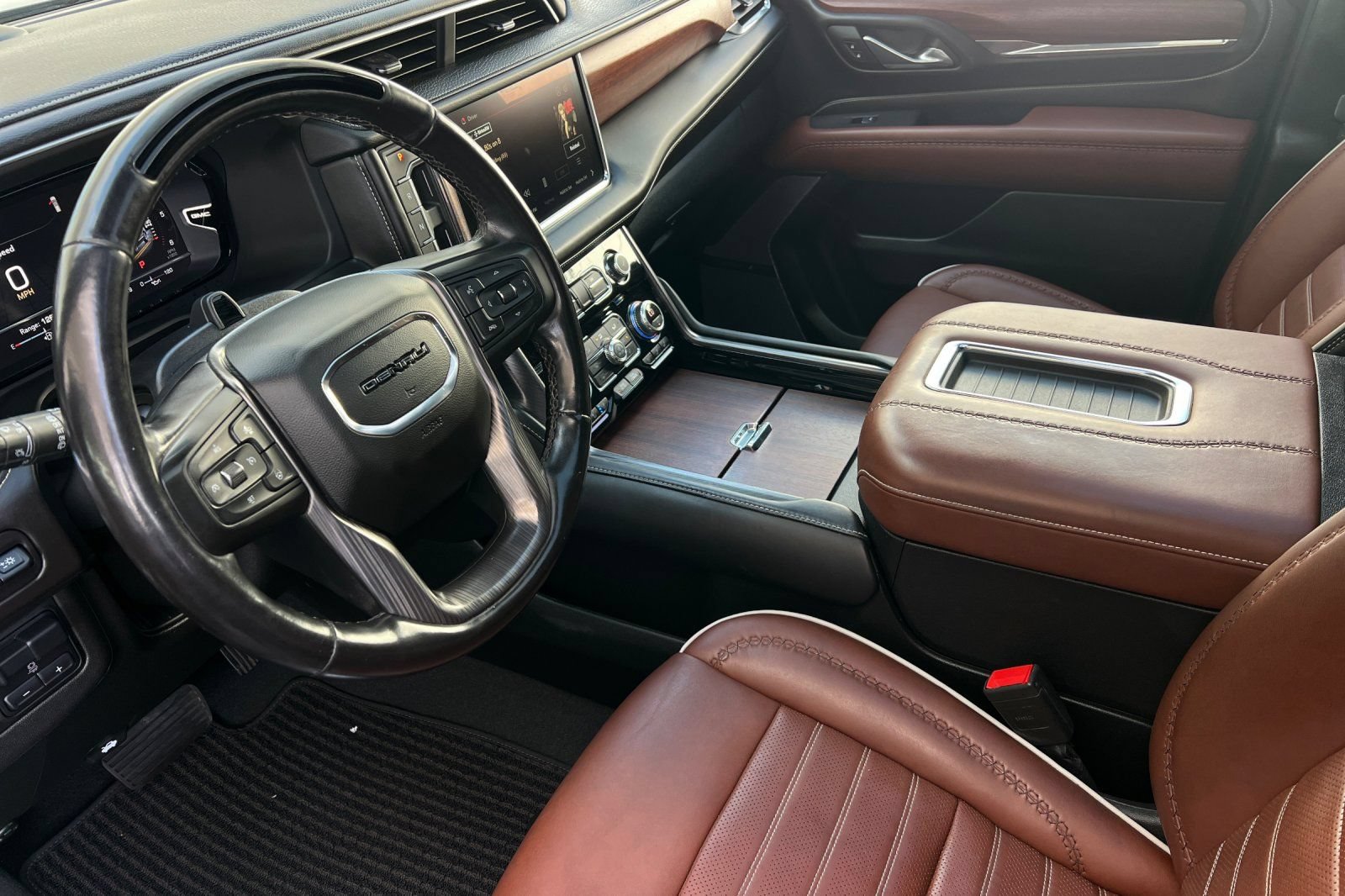 Used 2023 GMC Yukon Denali Ultimate AWD/4WD image 10