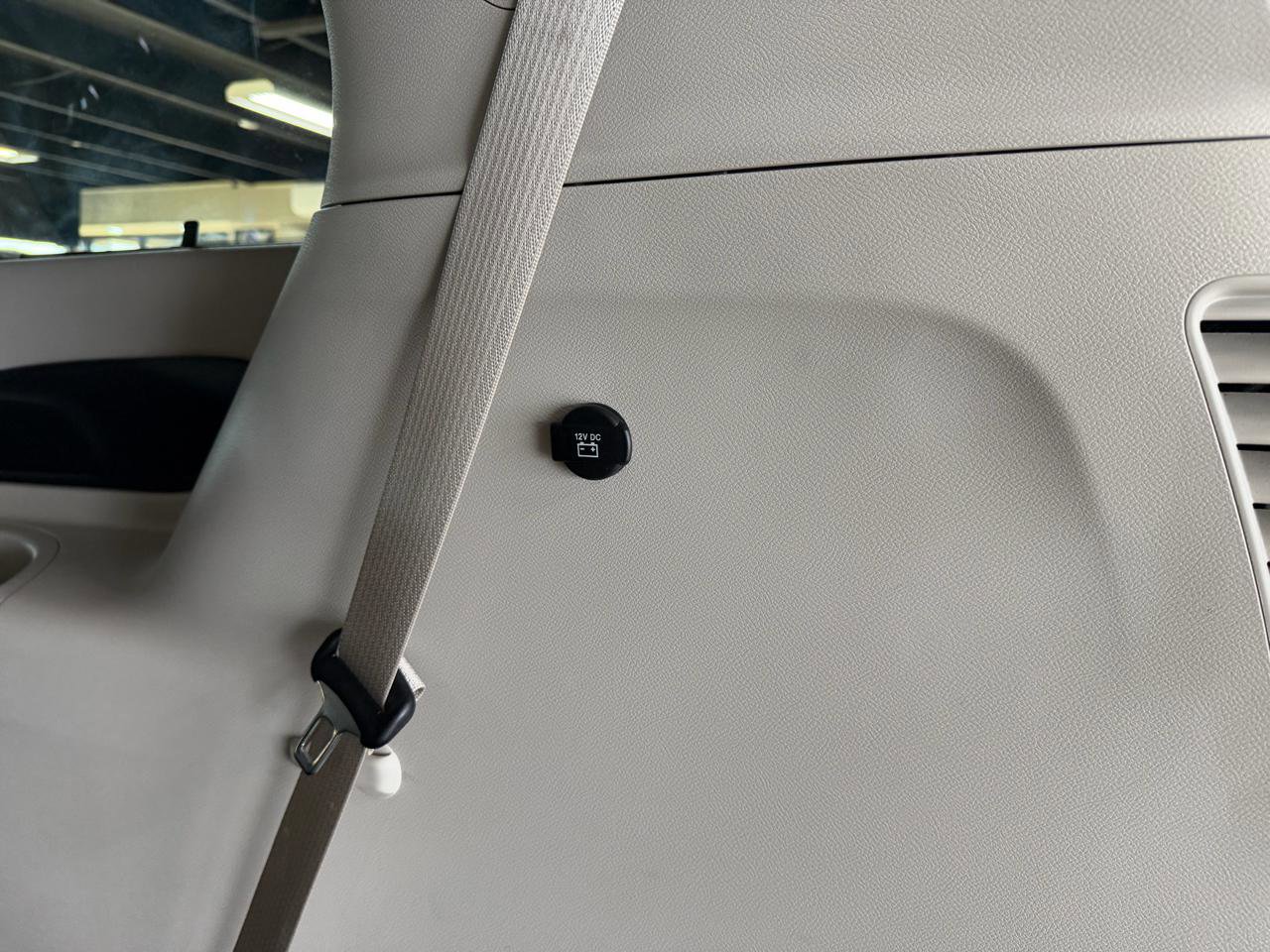 Used 2019 Chrysler Pacifica Touring-L image 26