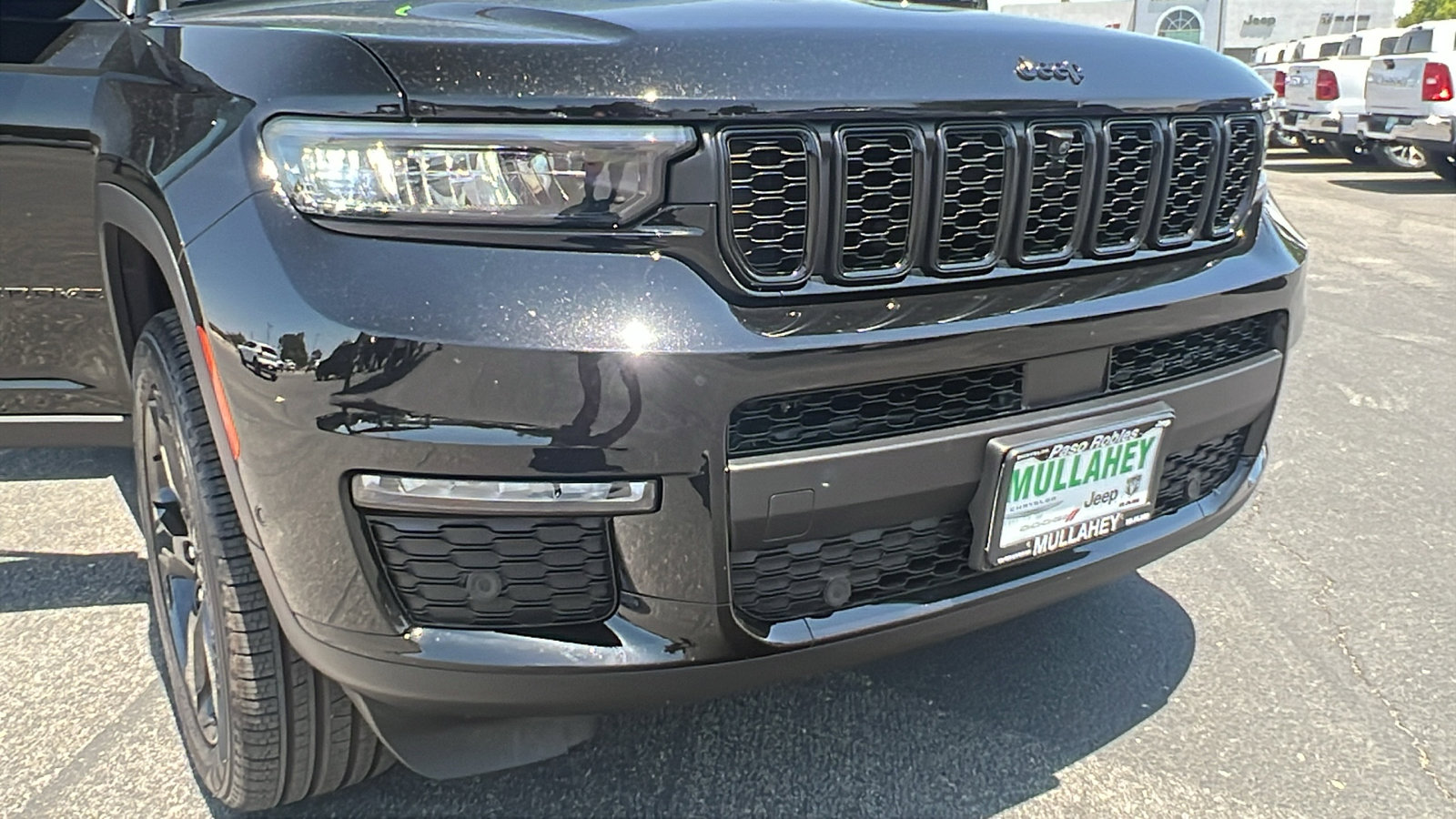 New 2025 Jeep Grand Cherokee L Limited w/ Luxury Tech Group II image 10