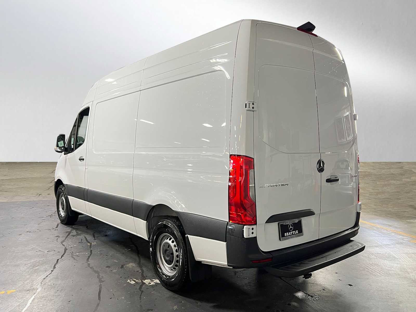 Used 2025 Mercedes-Benz Sprinter 2500 image 5