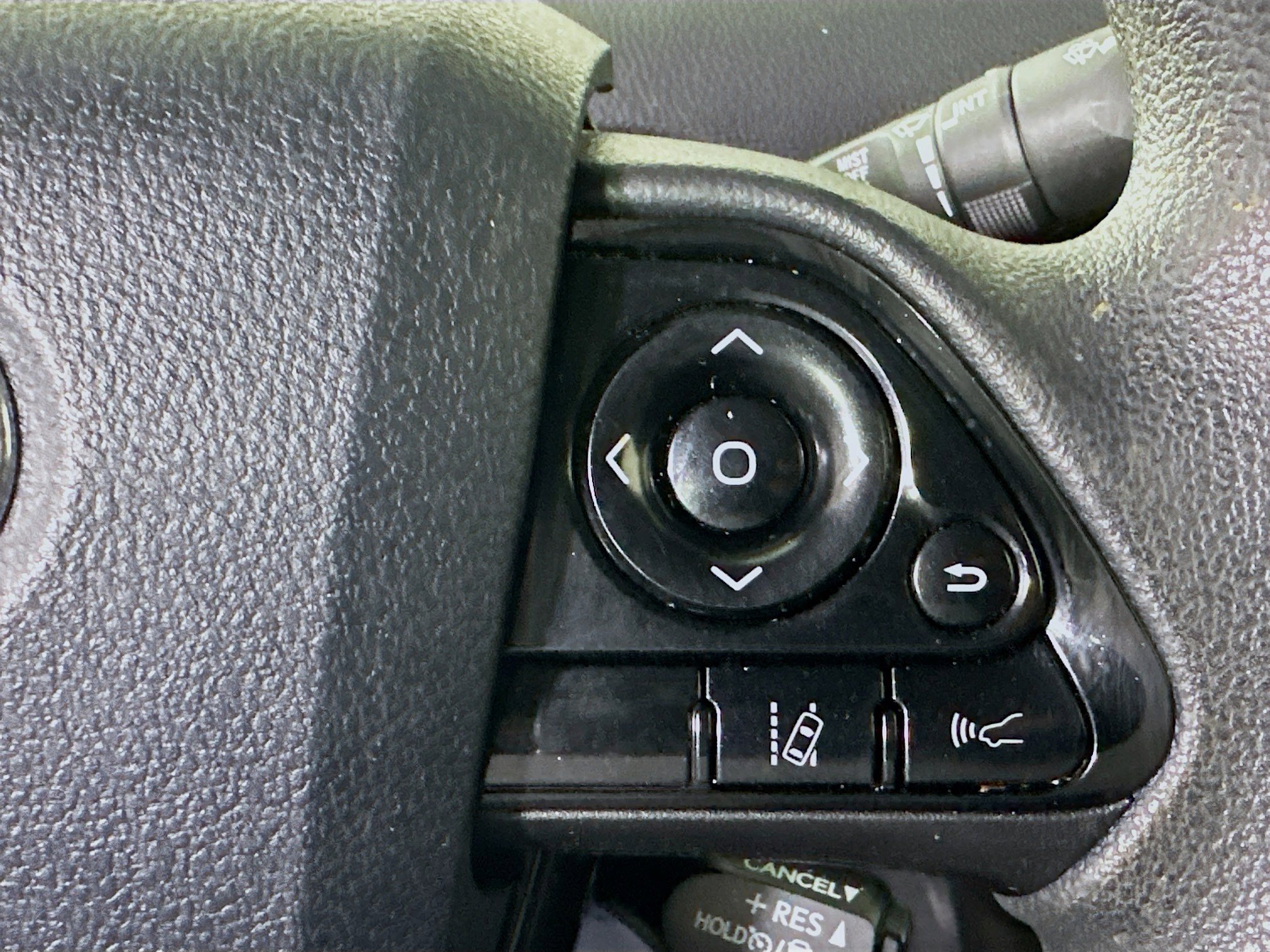 Used 2022 Toyota Prius L Eco image 17