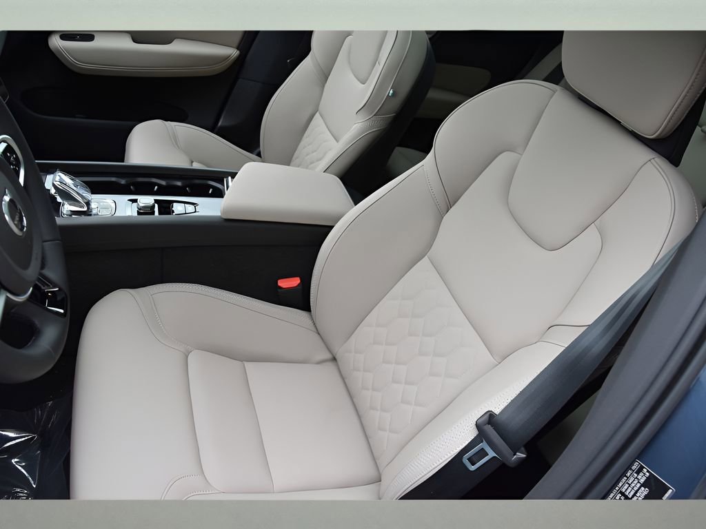 Certified 2026 Volvo XC60 B5 Core w/ Protection Package Premier image 13