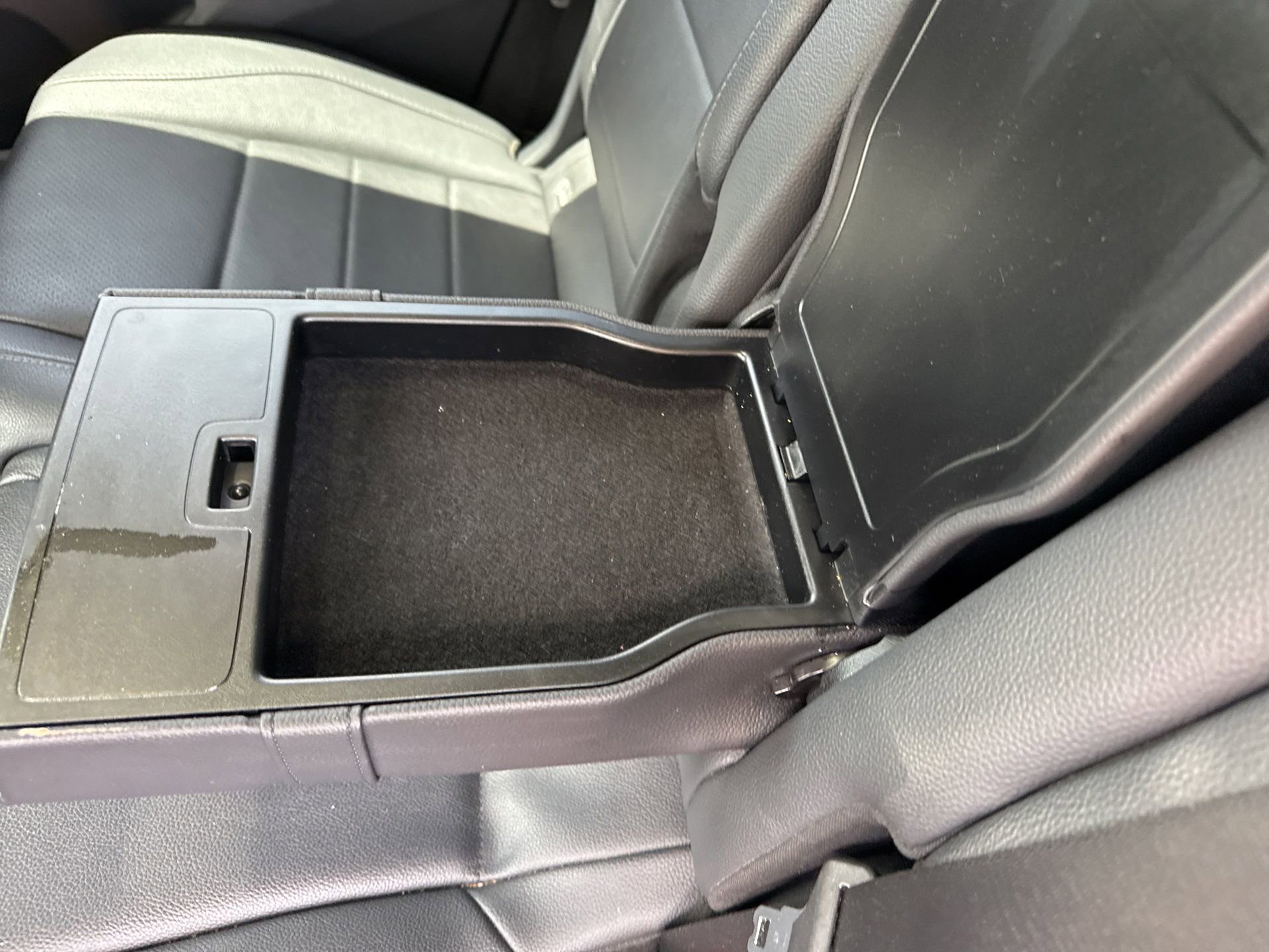 Used 2024 Mercedes-Benz GLS 450 4MATIC image 38