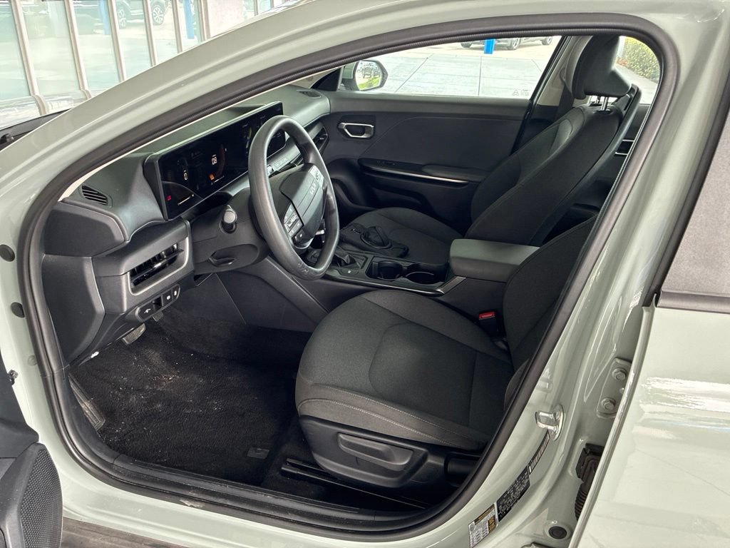 Used 2025 Kia K4 FWD image 22