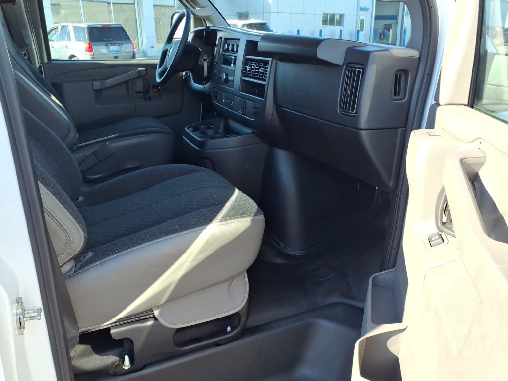 Used 2025 GMC Savana 2500 w/ Driver Convenience Package RWD image 16