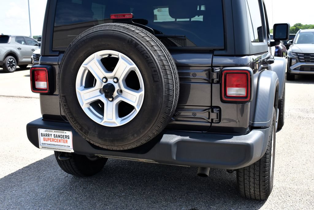 Used 2020 Jeep Wrangler Sport AWD/4WD image 11