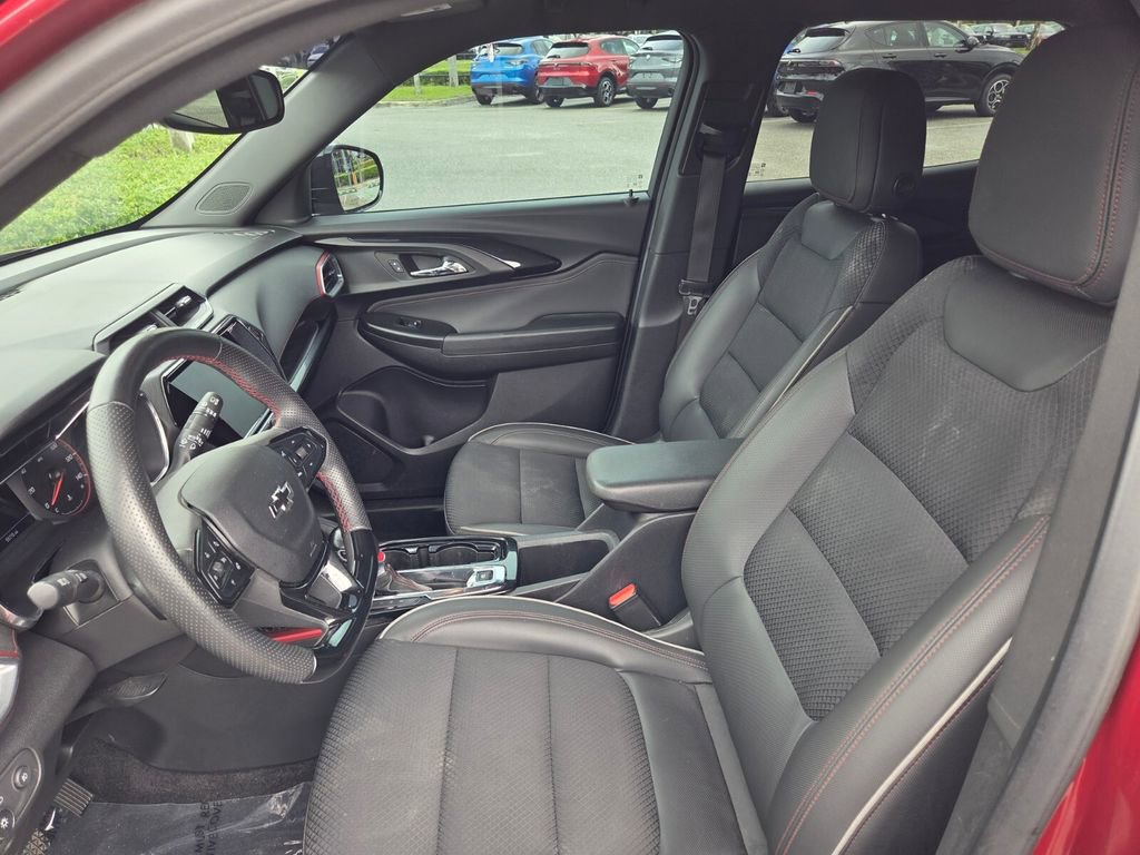 Used 2023 Chevrolet TrailBlazer RS w/ Convenience Package image 11